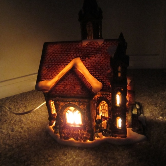 Santa's Workbench Stoneybridge Church 2003 Victorian Series Christmas with light - Picture 6 of 12